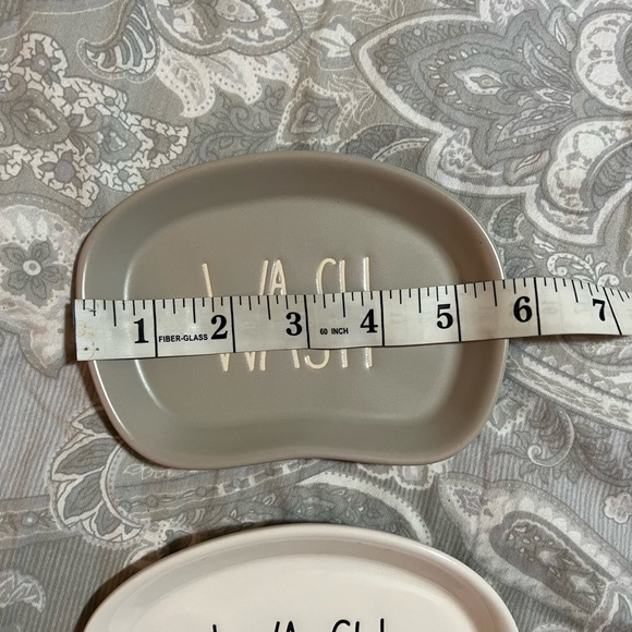 Rae Dunn artisan collection soap dish - Picture 3 of 3